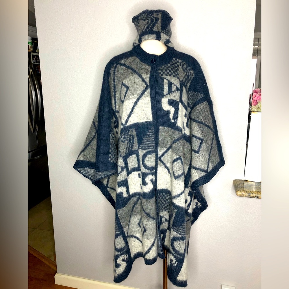 Vintage Alb new wool pattern print cape with matching hat